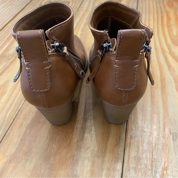 Dolce Vita Tan Ankle booties - Picture 3 of 6